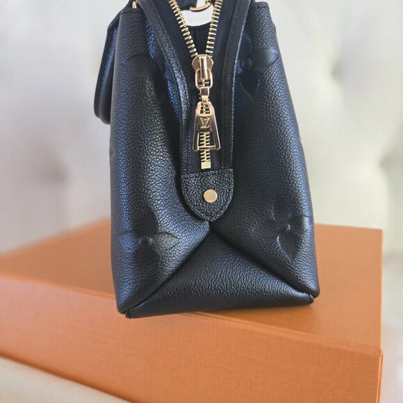 Louis Vuitton Petet Palais in Monogram Empreinte Leather in Black color - Picture 5 of 8